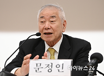 발언하는 문정인 연세대 명예교수