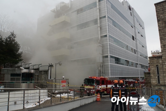 지난해 11월 24일 발생한 KT 아현지사 통신구 화재사고 현장