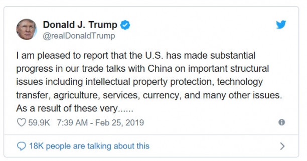 트럼프 대통령은 24일 자신의 트위터에서 중국산 제품에 대한 추가 관세 부과를 연기한다고 밝혔다.