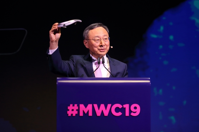 황창규 KT 회장이 MWC19서 역대 3번째 기조연설에 나섰다 [사진=KT]