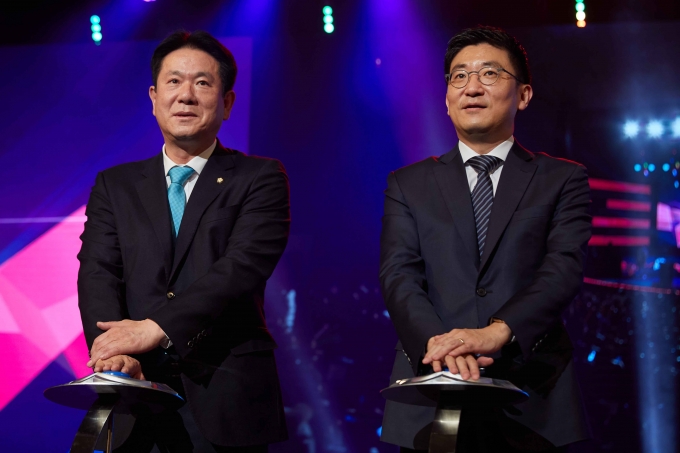 이동섭 바른미래당 의원(왼쪽)과 김세연 자유한국당 의원 [출처=넥슨]