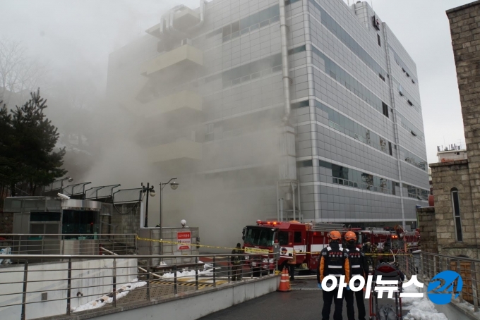 지난해 11월 24일 KT 아현지사 통신구 화재사고 당시