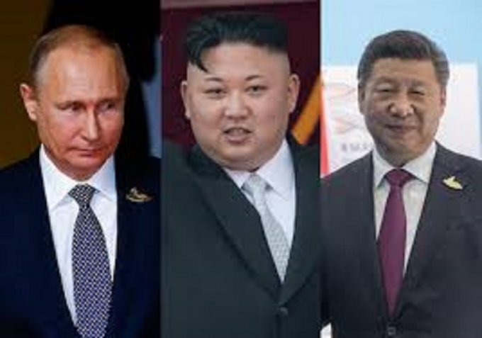 김정은의 보디 가드들. (왼쪽부터 푸틴 러시아 대통령, 김정은 위원장, 시진핑 국가주석) [프리비콘]