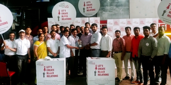 LG전자가 지난 11일 ‘혈연을 맺자’는 구호를 내걸고 인도 47개 도시 71개 캠프에서 헌혈캠페인을 진행했다. [사진=LG전자]