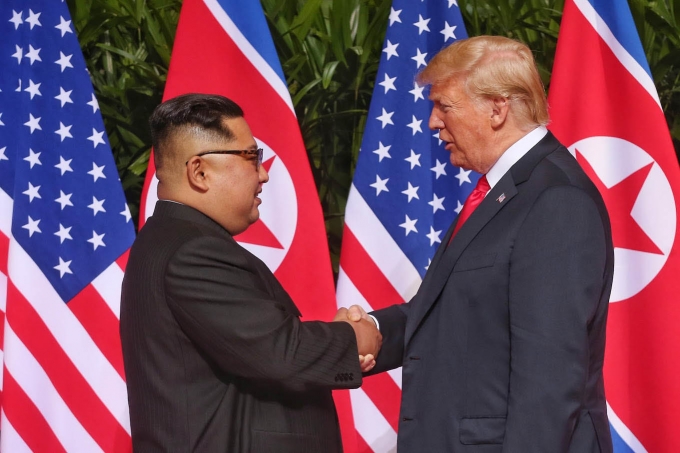 제2차 북미정상회담 당시 (왼쪽부터) 김정은 북한 국무위원장, 도널드 트럼프 미국 대통령 [사진=뉴시스]