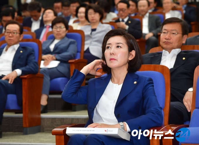 나경원 자유한국당 원내대표가 자신의 '달창' 발언을 거듭 해명했다.