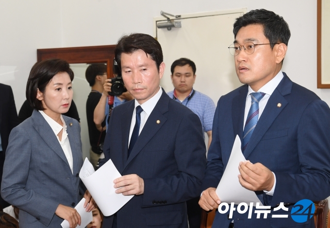 왼쪽부터 나경원 자유한국당·이인영 더불어민주당·오신환 바른미래당 원내대표
