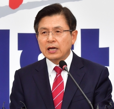 황교안 자유한국당 대표가 문재인 대통령에 회담을 제안했다.