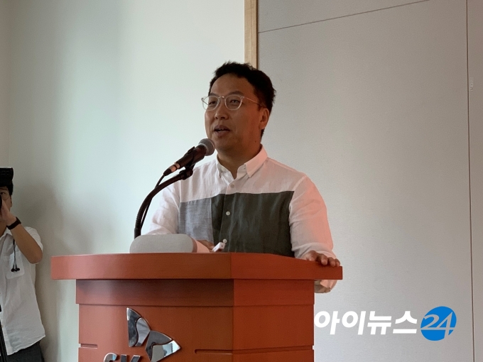 김혁 SK브로드밴드 세그먼트트라이브장이 21일 B tv 하반기 전략을 소개하고 있다