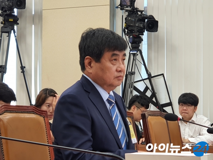 한상혁 방통위원장 후보자가 30일 오전 국회의 인사청문회에 출석했다.