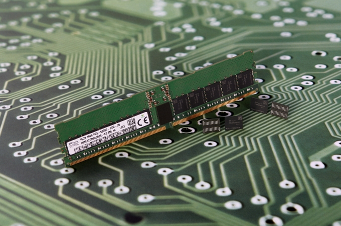 SK하이닉스가 개발한 DDR5 D램의 모습. 중국 업체들은 아직 해당 D램 개발 단계에 도달하지 못했다. [출처=SK하이닉스]
