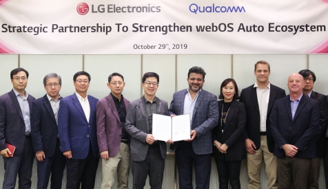 지난 10월 LG전자와 퀄컴이 자동차 플랫폼 '웹OS 오토' 공동 개발을 위한 업무협약(MOU)을 체결했다. [사진=LG전자]
