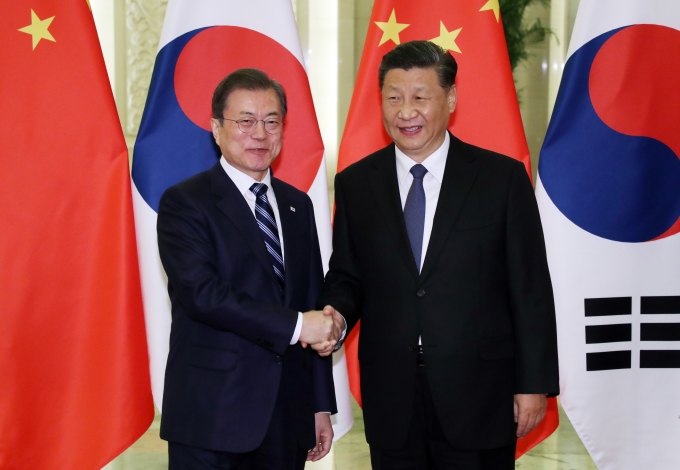 문재인 대통령이 23일 시진핑 중국 국가주석과 정상회담을 했다. [뉴시스]