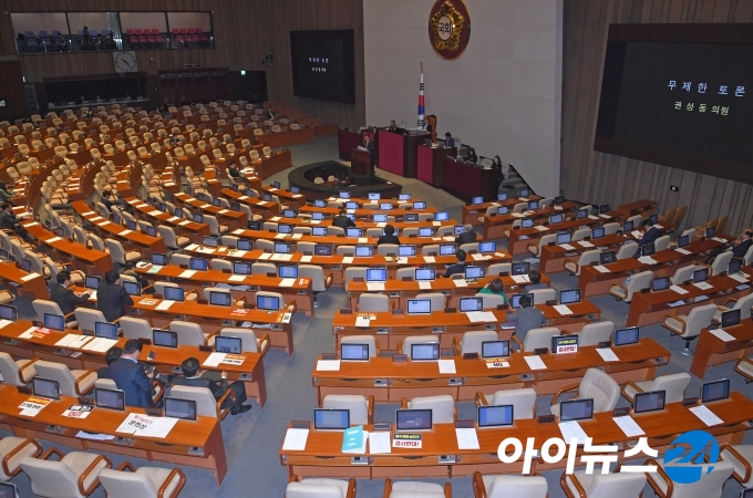 선거법 개정안 표결을 위한 국회 본회의가 27일 오후 3시 열릴 전망이다.[사진=조성우 기자]