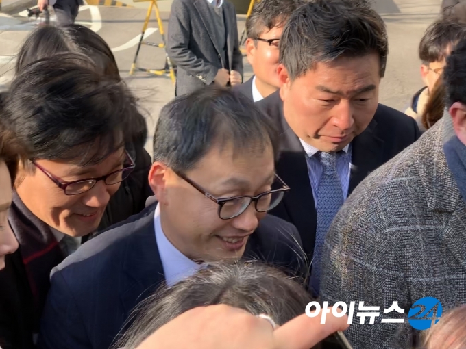 구현모 KT 신임 CEO 내정자(중앙)이 13일 과기방통인 신년인사회에 참석하고 있다 