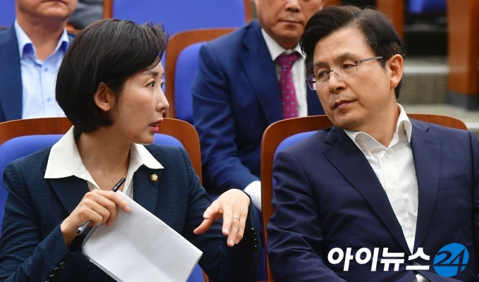 자유한국당 나경원 의원(왼쪽)과 황교안 대표. [조성우 기자]