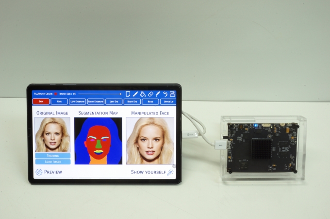 KAIST가 개발한 GANPU 칩을 활용해 얼굴 이미지 수정 시스템을 시연한 모습. 헤어 스타일을 인공지능으로 자연스럽게 바꿔주는 응용프로그램에 적용.[KAIST]