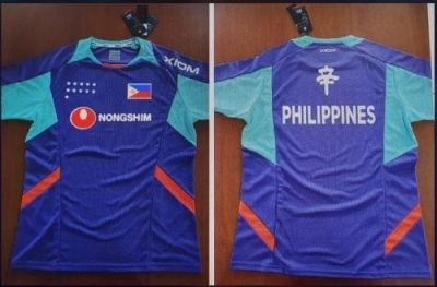 필리핀 탁구대표팀의 유니폼 상의. 농심 영어로 표기돼 있고, 한국 탁구브랜드인 엑시옴이 만들었다.