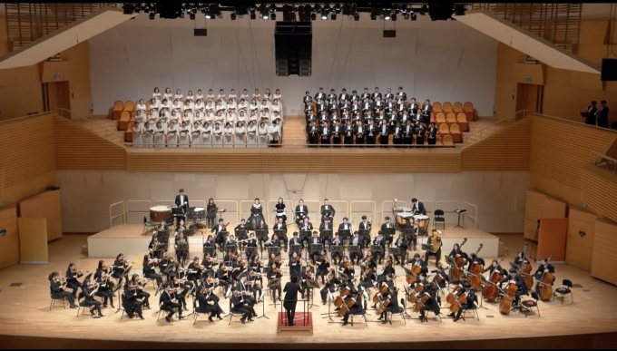 '참필하모닉오케스트라'는 오는 7월 4일(토) 오후 7시 서울 강남구 광림아트센터 장천홀에서 창단연주회 및 제1회 정기연주회로 ‘시각장애인 개안수술 기금마련 음악회’를 연다. 사진은 지난 2018년에 열린 '참 필하모닉 프로젝트 오케스트라'의 제주4·3 추모 음악회 모습.