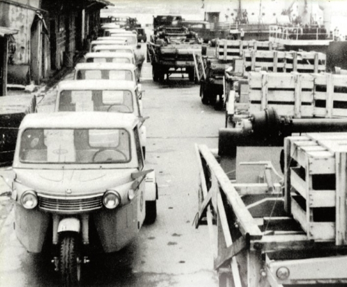 CJ대한통운이 1966년 도입한 삼륜트럭. [CJ대한통운]