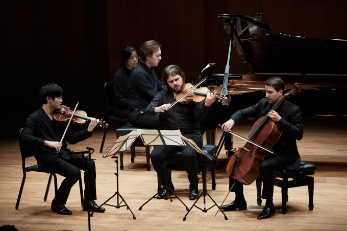 제2회 어텀 실내악 페스티벌(Autumn Chamber Music Festival)이 1800년대 낭만주의 음악을 주제로 10월20일과 23일 두차례 음악회를 연다. 지난해 열린 제1회 어텀 실내악 페스티벌에서 출연자들이 연주하고 있다.