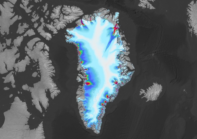 그린란드 해안이 변하고 있다. 짙은 붉은 색은 빙하 유속이 빠른 지역을 뜻한다.  [NASA Climate]