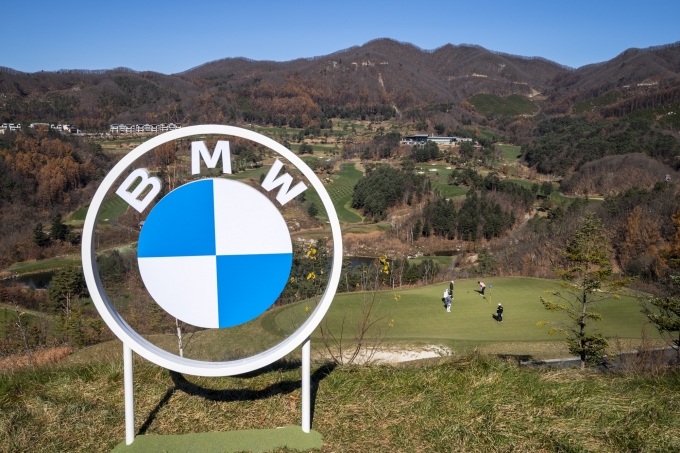 BMW 코리아가 개최한 온?오프라인 연계 골프대회 'BMW 조이 인비테이셔널'이 성황리에 종료됐다. [BMW 코리아]