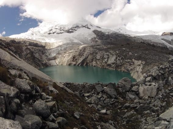 히말라야, 알프스, 안데스 등 고산지대 빙하가 빠르게 녹고 있다. 페루의 빙하호수. [WMO]