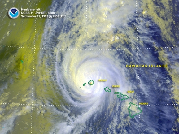 ▲1992년 허리케인 '이니키'. 하와이를 강타한 카테고리 4등급으로 강력했다. [NOAA]