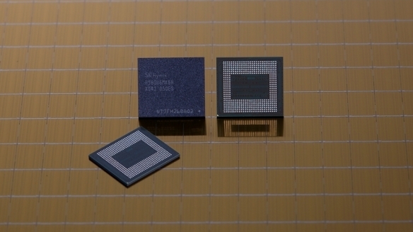 SK하이닉스가 양산하는 18GB LPDDR5 모바일 D램 [사진=SK하이닉스]