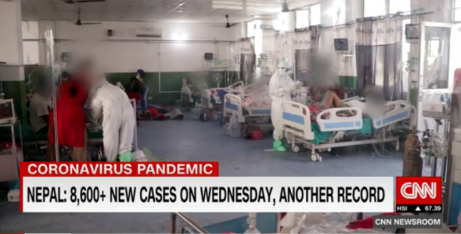 네팔의 코로나 사태가 인도처럼 심각해지면서 병원은 코로나 환자로 넘쳐나고 있다. [CNN]
