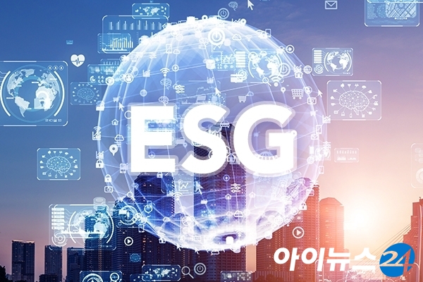 ESG는 경영 패러다임에 엄청난 변화를 주고 있다. 애플 등 글로벌 기업들이 거래처 설정의 척도로 적용 중이고 세계적 평가기관인 무디스는 국가별 ESG 경쟁력을 평가하고 있다.  [사진=조은수 기자]