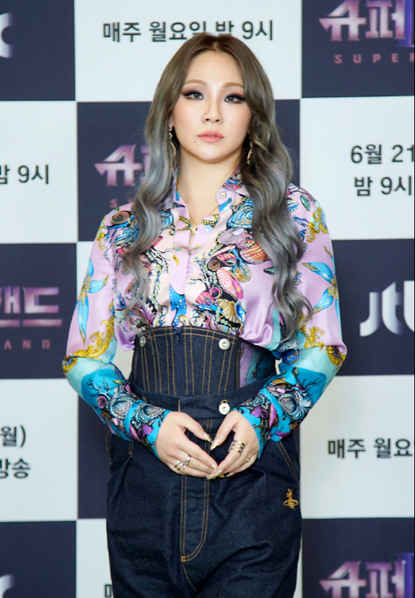 가수 씨엘(CL)이 21일 온라인으로 진행된 JTBC 신규 예능프로그램 '슈퍼밴드2' 제작발표회에 참석해 포즈를 취하고 있다. [사진=JTBC]