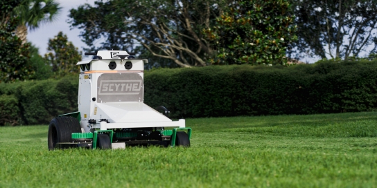 사이드 로보틱스가 골프장 등에서 잔디를 깎는 로봇 예초기를 공개했다 [사진=사이드 로보틱스]