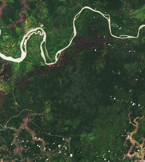 2002년 파푸아. 푸른 숲이 끝없이 이어져 있다. [사진=NASA 기후변화]