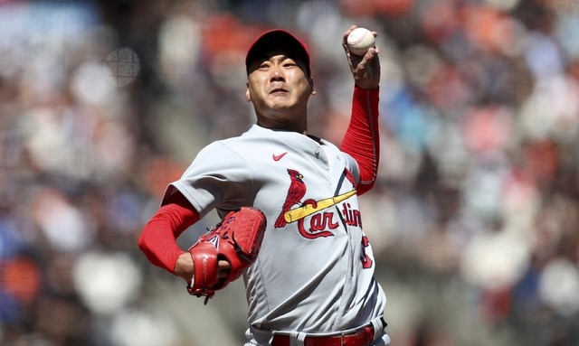 MLB 세인트루이스에서 뛰고 있는 김광현이 6일(한국시간) 열린 샌프란스코와 원정 경기에 선발 등판했다. 그는 이날 7이닝 무실점으로 호투했다. 이날 경기에서 역투하고 있는 김광현. [사진=뉴시스]