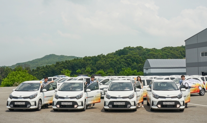 한국타이어나눔재단이 사회복지기관 80곳에 차량을 지원한다. [사진=한국타이어앤테크놀로지]