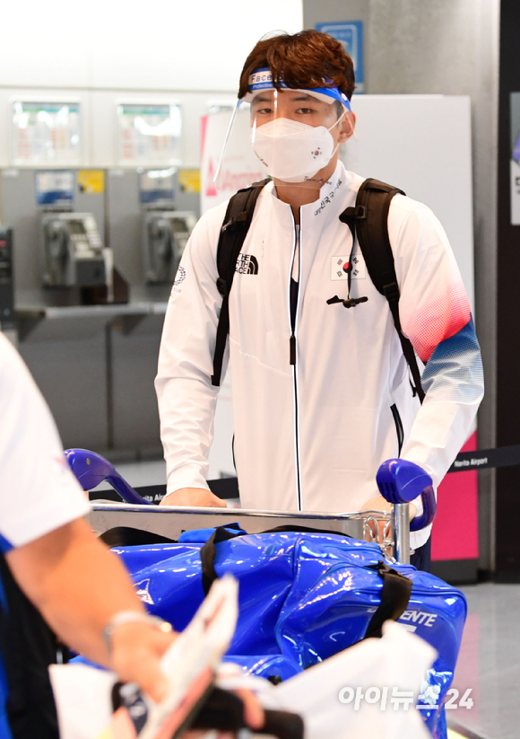 '2020 도쿄올림픽'에 출전하는 야구대표팀 박해민이 26일 오후 일본 도쿄 나리타공항으로 입국하고 있다.