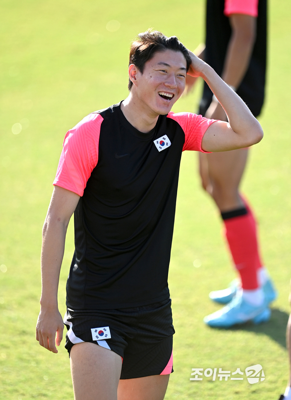 2020 도쿄 올림픽에 출전 중인 대한민국 올림픽 축구대표팀 황의조가 27일 일본 요코하마 호도가야파크 사커필드에서 훈련을 하고 있다.