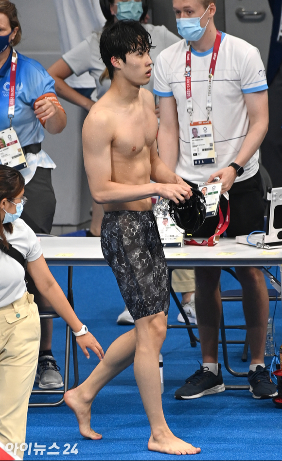 대한민국 황선우가 29일 일본 도쿄 아쿠아틱스센터에서 열린 2020 도쿄올림픽 남자 자유형 100m 결승를 마치고 퇴장하고 있다. 황선우는 47초82의 기록으로 5위를 차지했다. [사진=정소희 기자]