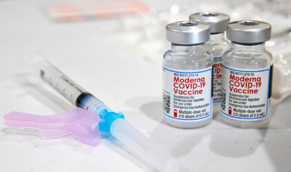 스테판 호그 모더나 사장은 2차 접종시 6개월뒤부터 백신을 추가 접종해야 한다고 강조했다 [사진=모더나]