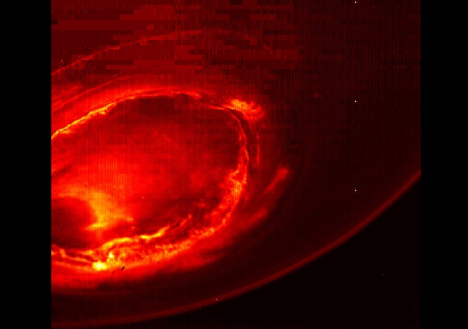 주노 탐사선이 2016년 찍은 목성의 오로라. [사진=NASA]