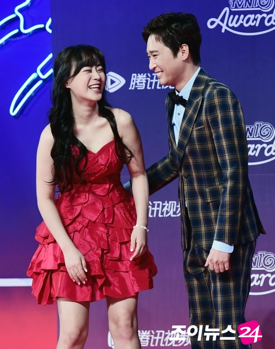 [포토]허영지-허정민, '화기애애 띠동갑 커플'