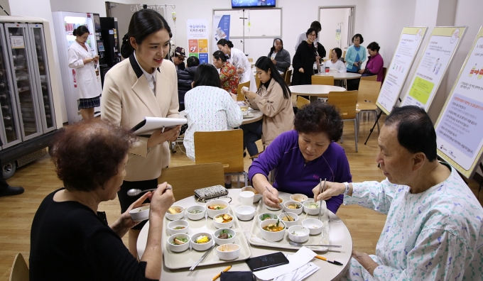 CJ프레시웨이가 22일 아주대학교의료원에서 환자식 품평회를 개최했다. [사진=CJ프레시웨이]