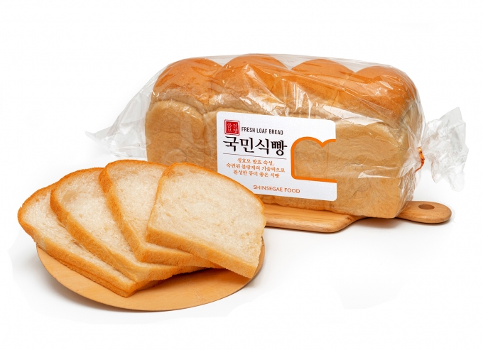 신세계푸드가 대용량 가성비를 자랑하는 '국민식빵'을 출시했다. [사진=신세계푸드]
