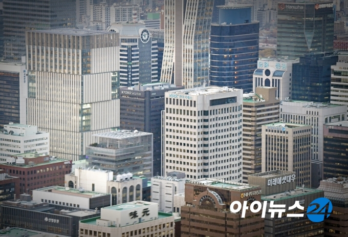 NH·유진투자·하이투자선물이 모여있는 서울 여의도 금융투자업계 전경. [사진=조성우 기자]