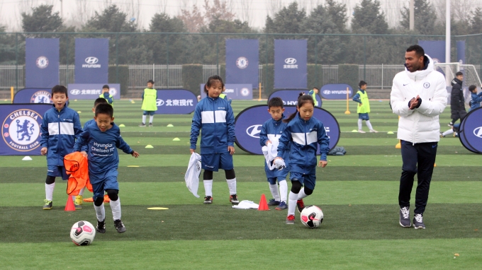 현대차는 23~24일 중국 북경에 위치한 북경현대 R&D 센터에서 중국 유소년 180명을 대상으로 '현대자동차X첼시 FC 유소년 축구 캠프'를 진행했다. [사진=현대자동차]
