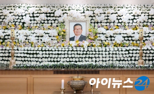 서울의 한 대형병원 장례식장에 마련된 고(故) 구자경 LG 명예회장 빈소 [사진=LG]