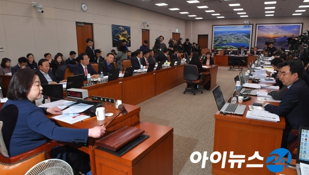 국회 국토교통위원회 논의 모습 