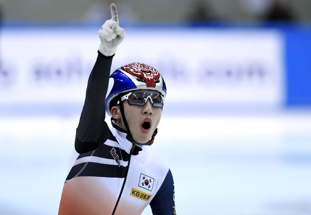  한국 남자 쇼트트랙대표팀 '에이스'로 거듭나고 있는 박지원이 국제빙상경기연맹(ISU) 주최 2019-2020시즌 월드컵 6차 대회에서 2관왕을 차지했다. [사진=뉴시스]